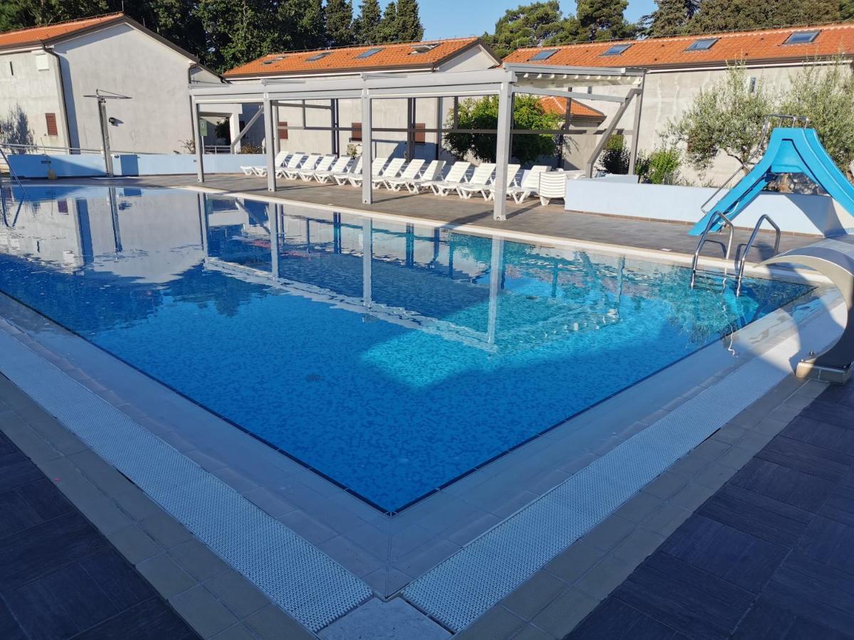 Resort Zatisje Савудрия Екстериор снимка
